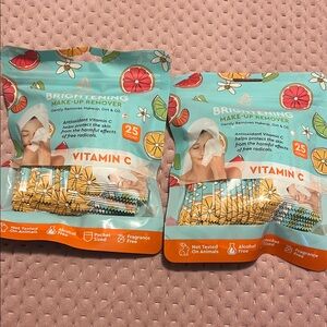 Brightening Makeup Remover Wipes with Vitamin C set of two